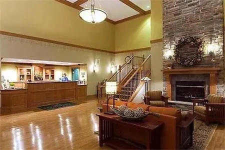 Hotel Country & By Radisson, Sycamore, Il