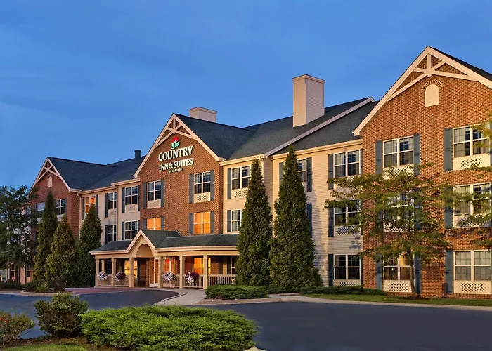 Country & By Radisson, Sycamore, Il